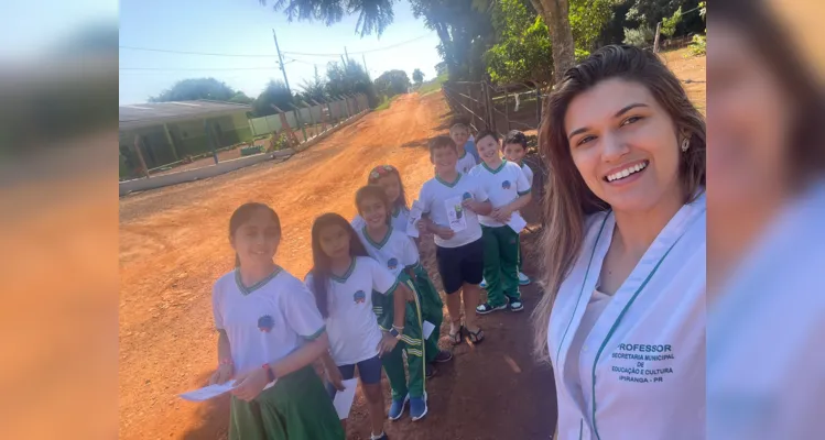 Com a realização de estudos, que envolveram a videoaula do projeto Vamos Ler, a turma se preparou para ir a campo e ajudar no enfrentamento à dengue.