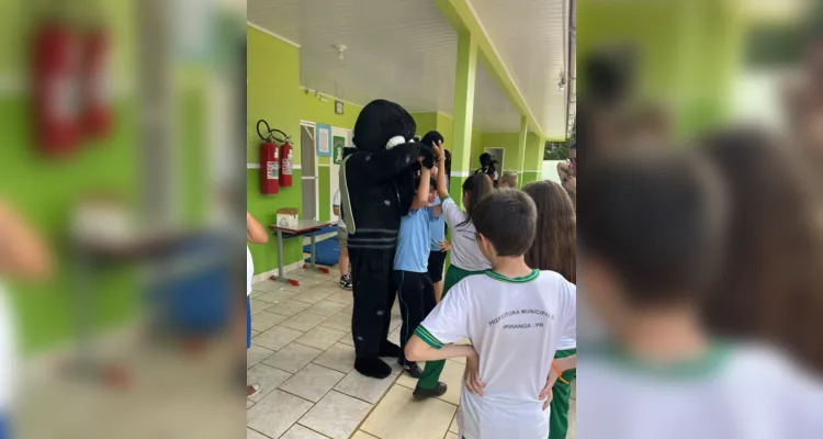 Com a realização de estudos, que envolveram a videoaula do projeto Vamos Ler, a turma se preparou para ir a campo e ajudar no enfrentamento à dengue.