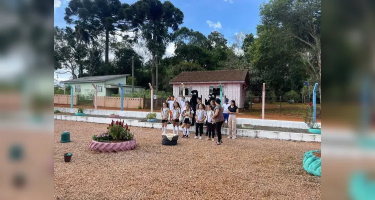 Com a realização de estudos, que envolveram a videoaula do projeto Vamos Ler, a turma se preparou para ir a campo e ajudar no enfrentamento à dengue.