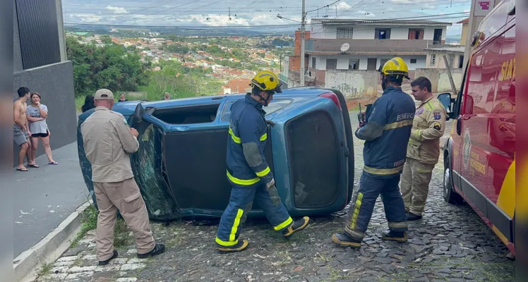 Equipes do Corpo de Bombeiros e da Polícia Militar foram acionadas para prestar atendimento