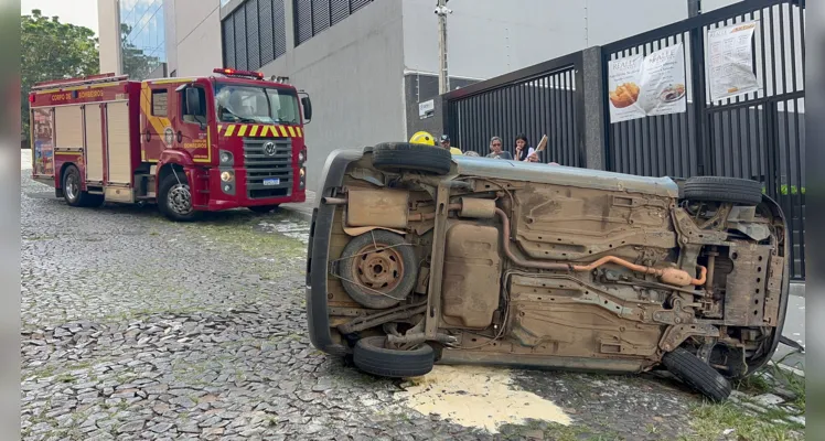 Equipes do Corpo de Bombeiros e da Polícia Militar foram acionadas para prestar atendimento