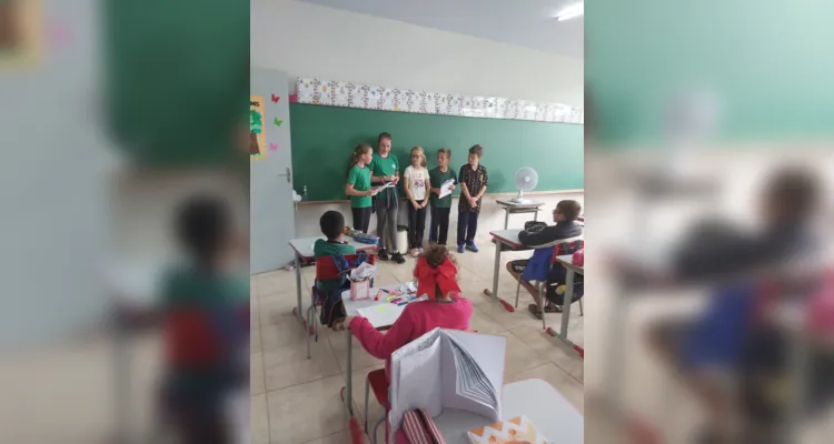 Os educandos realizaram uma série de atividades, como visitas as demais turmas da escola e a confecção de materiais informativos.