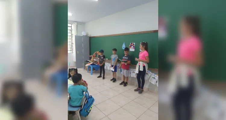 Os educandos realizaram uma série de atividades, como visitas as demais turmas da escola e a confecção de materiais informativos.