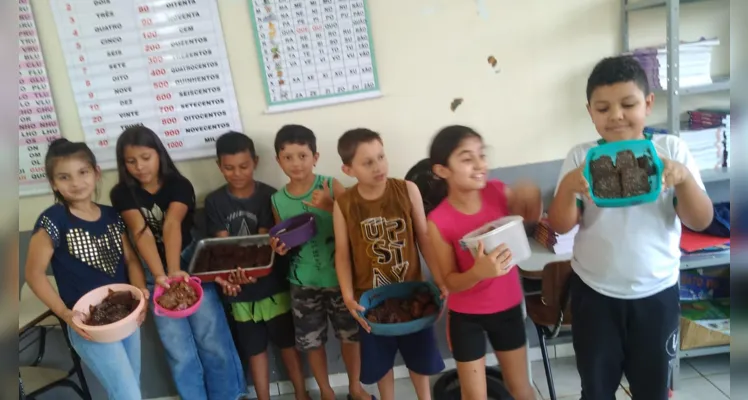 Em casa e na sala da aula, educandos puderam experimentar conhecimento de forma saborosa.