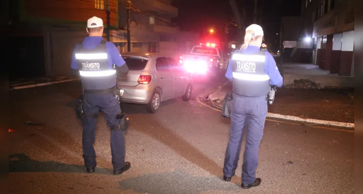 
Acidente aconteceu na noite desta quarta-feira, no Centro de Ponta Grossa
