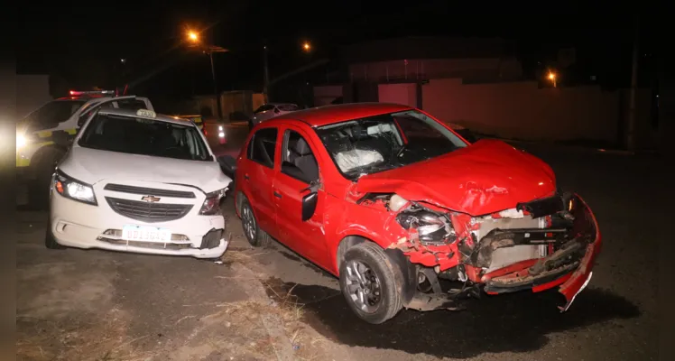 Idosa fica ferida após acidente entre dois carros na Vila Guaíra