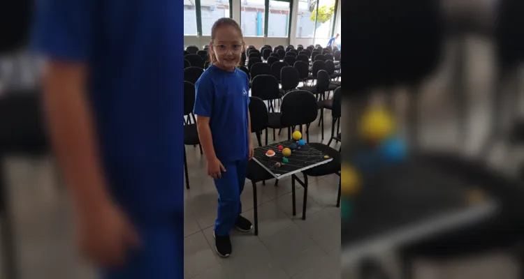 Após confeccionarem seus materiais, a turma organizou uma exposição das maquetes para a escola.