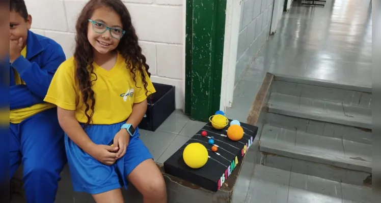 Após confeccionarem seus materiais, a turma organizou uma exposição das maquetes para a escola.