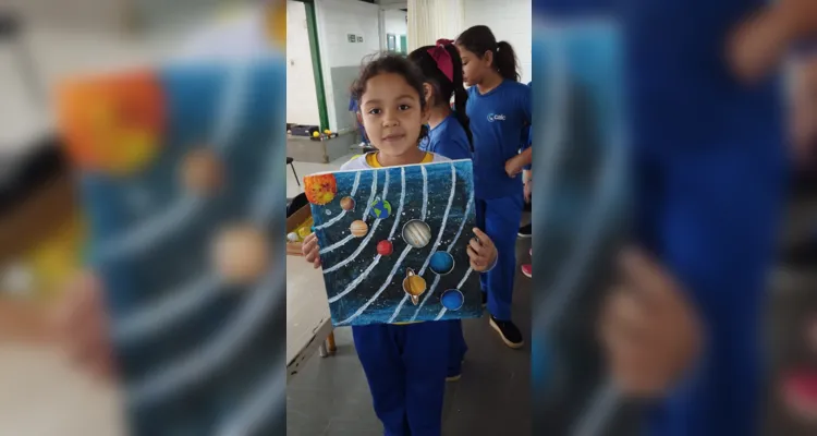 Após confeccionarem seus materiais, a turma organizou uma exposição das maquetes para a escola.