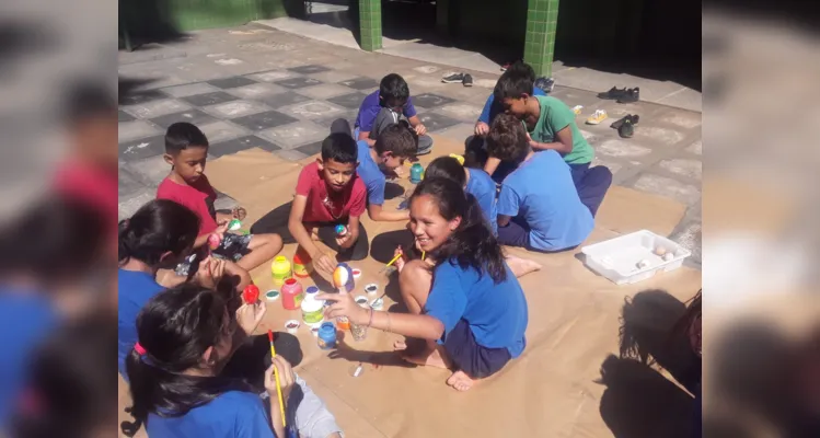 A proposta contou com o empenho e colaboração de toda a turma, além da participação da professora e diretora da escola.