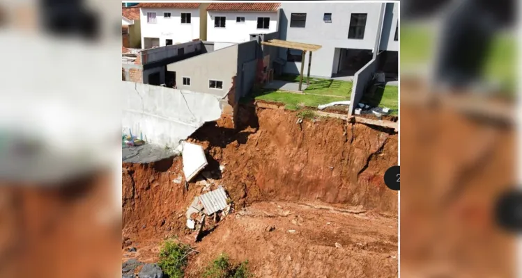 Duas casas foram totalmente interditadas pela Defesa Civil e uma parcialmente 