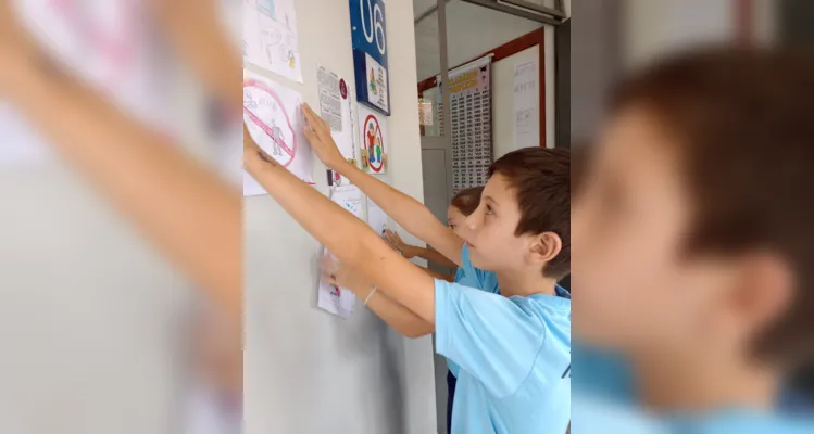 A turma participou de palestras e confeccionou cartazes e textos de conscientização sobre o combate ao bullying.