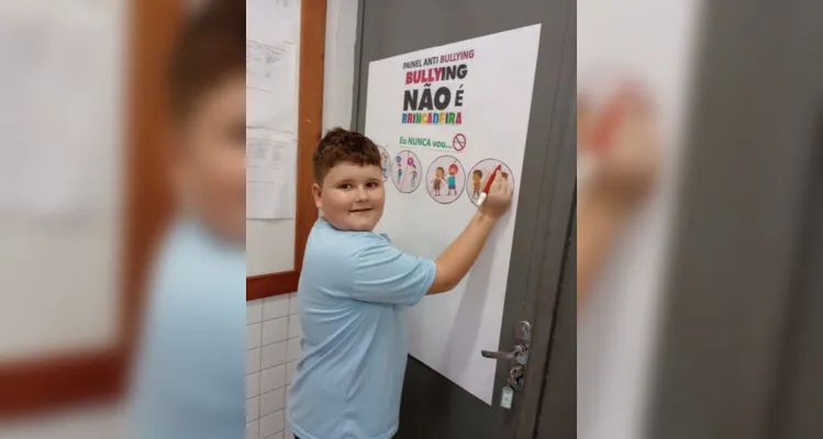 A turma participou de palestras e confeccionou cartazes e textos de conscientização sobre o combate ao bullying.