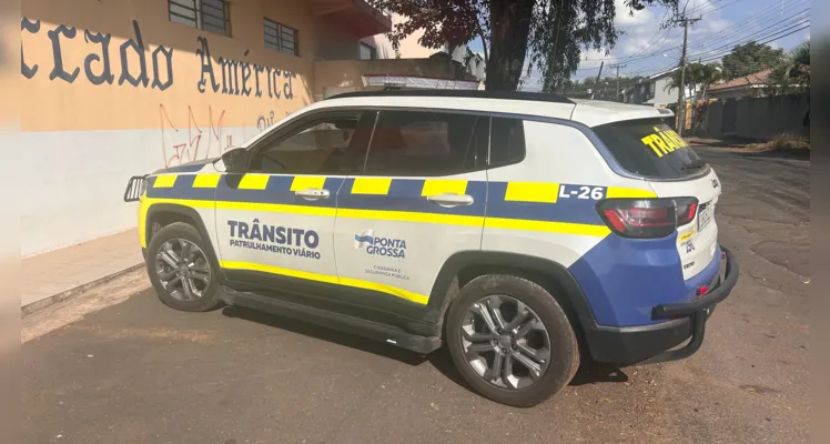 Patrulhamento de Trânsito Viário esteve no local registrando ocorrência e fazendo a sinalização