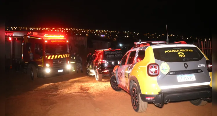 Residência é destruída por um incêndio em Ponta Grossa |