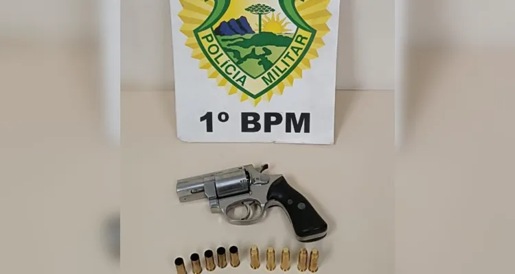 Ação resultou na apreensão de armas de fogo e recuperação de veículo