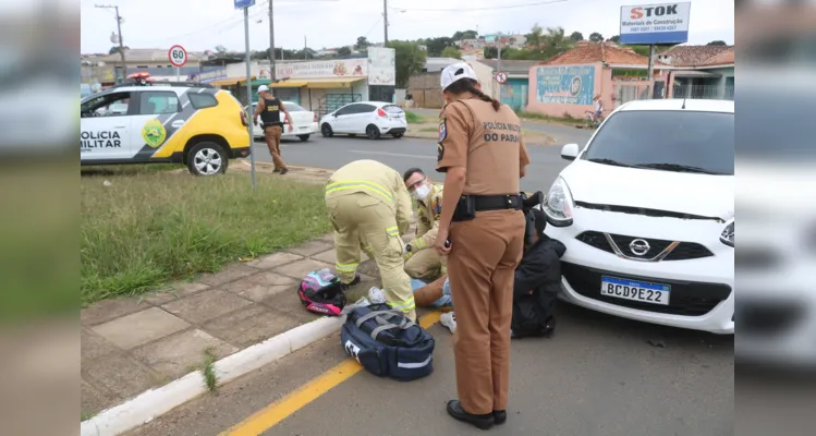 Colisão envolveu uma motocicleta Honda e um Nissan March