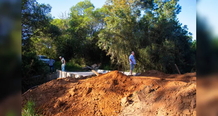 Ponte sobre rio Santa Rosa, em Tibagi, está próxima de ser concluída