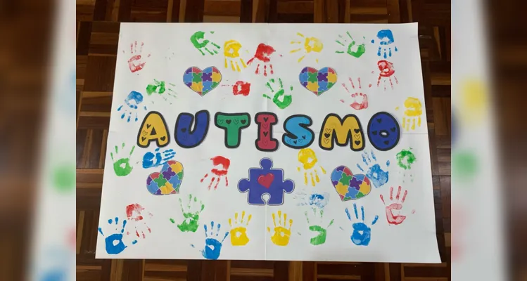 Com dinâmicas criativas e acolhedoras, a turma transmitiu a mensagem sobre a importância da conscientização sobre o autismo.