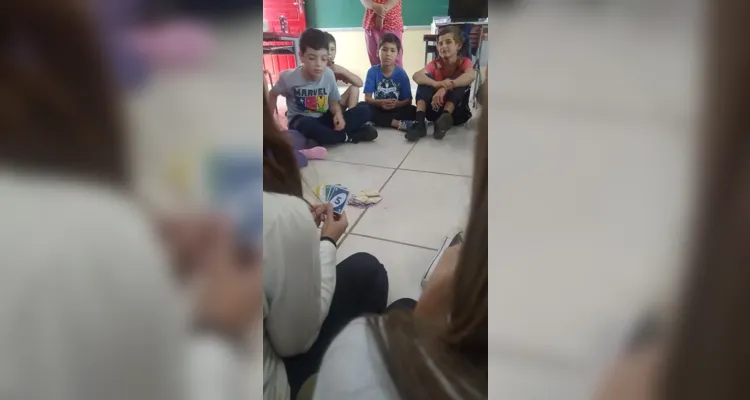 Tradicional jogo ganhou contornos pedagógicos em sala de aula.