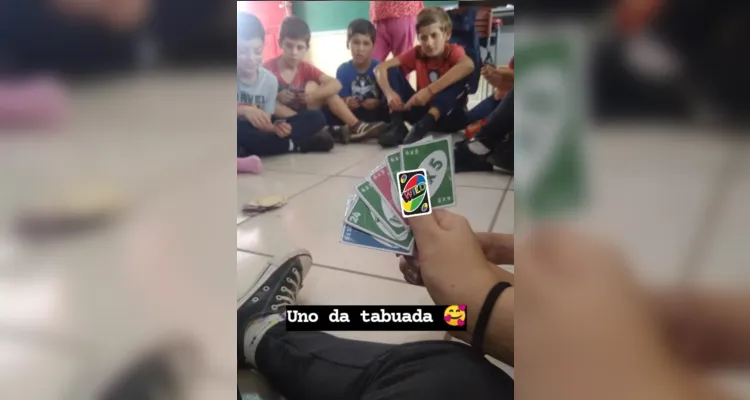 Tradicional jogo ganhou contornos pedagógicos em sala de aula.