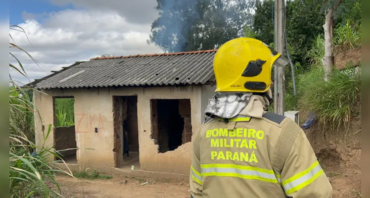 Incêndio em residência na 'Ronda' mobiliza Bombeiros em PG