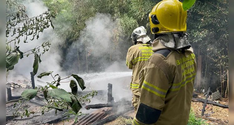 Incêndio em residência na 'Ronda' mobiliza Bombeiros em PG