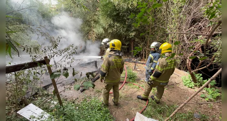 Incêndio em residência na 'Ronda' mobiliza Bombeiros em PG