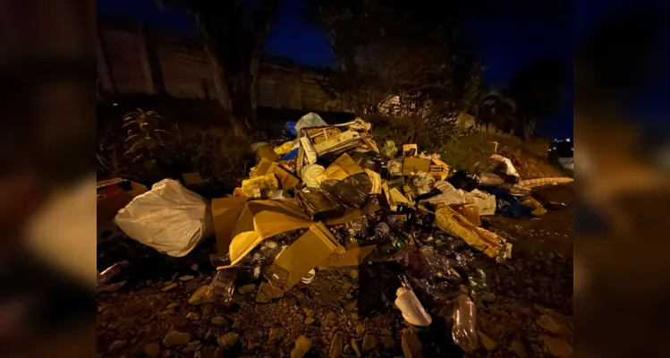 Recicláveis foram trocados pelos moradores no programa Feira Verde e não foram levados pelo caminhão