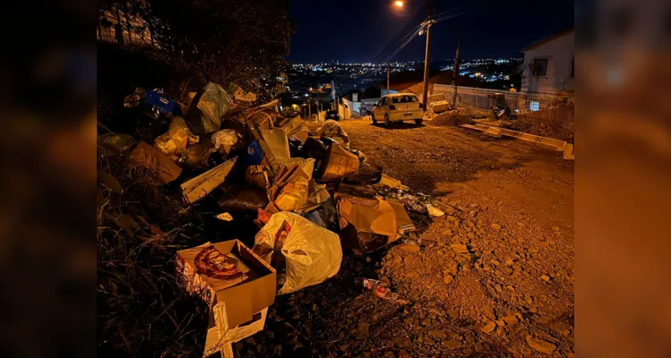 Recicláveis foram trocados pelos moradores no programa Feira Verde e não foram levados pelo caminhão