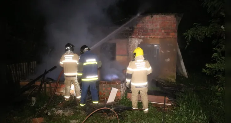 Incêndio aconteceu na rua Professora Balbina Branco