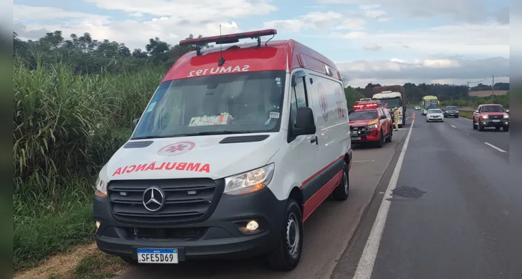 Fogo teria começado na região do motor do caminhão