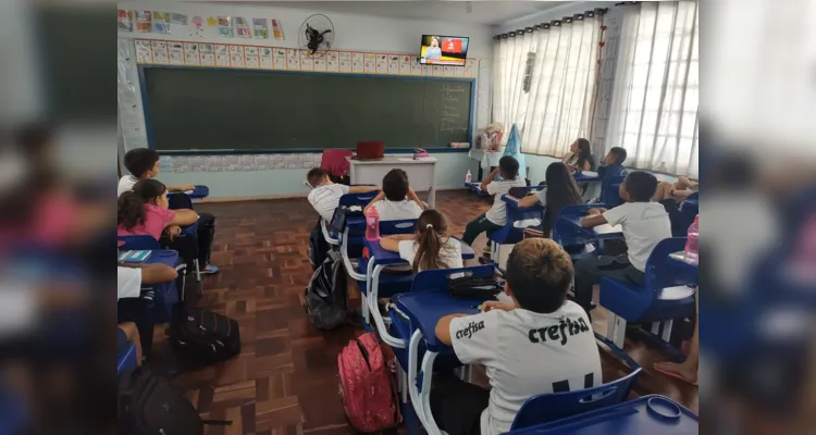 Confira os trabalhos em sala e as imagens enviadas pelos alunos das refeições em seus lares.