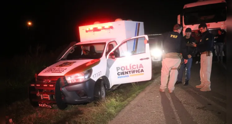 Homem teria tentado atravessar a rodovia e se desequilibrado ao passar pelo guard-rail
