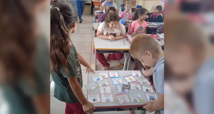 Interação e conhecimento compuseram trabalho em sala de aula.