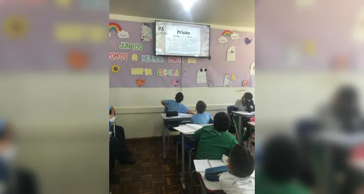 A videoaula do Vamos Ler sobre a história de Tiradentes foi uma base importante para os estudos realizados pela classe.