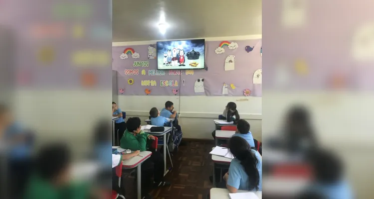 A videoaula do Vamos Ler sobre a história de Tiradentes foi uma base importante para os estudos realizados pela classe.