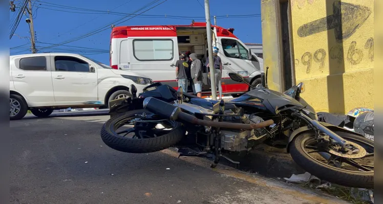 Motociclista sofre fratura após colisão com carro em PG