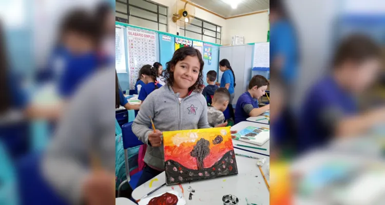 Como principal atividade da proposta, os alunos realizaram uma tarefa prática, onde puderam soltar a imaginação ao colorirem uma tela.