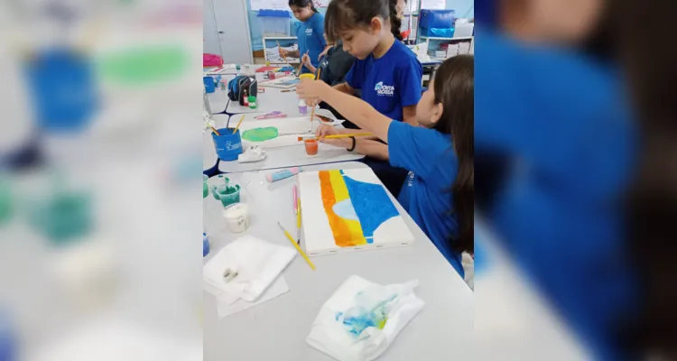 Como principal atividade da proposta, os alunos realizaram uma tarefa prática, onde puderam soltar a imaginação ao colorirem uma tela.