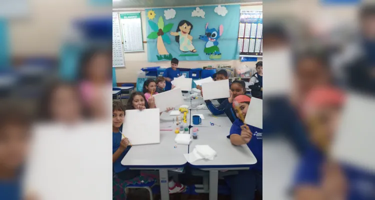 Como principal atividade da proposta, os alunos realizaram uma tarefa prática, onde puderam soltar a imaginação ao colorirem uma tela.