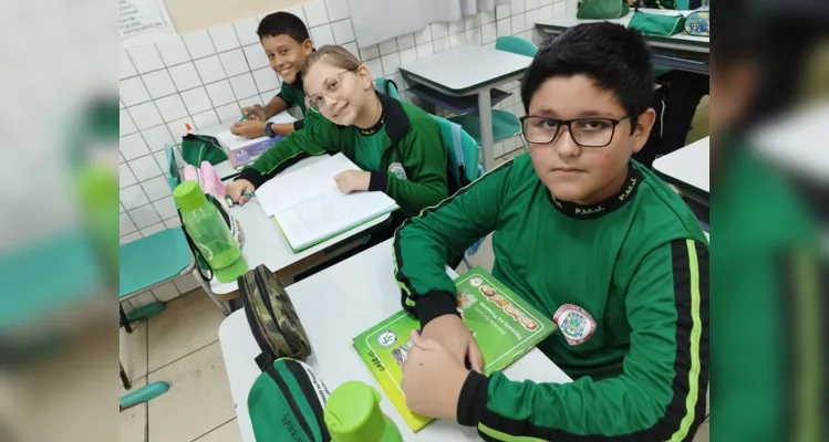 Trabalho foi desenvolvido em várias etapas com ampla participação dos educandos.