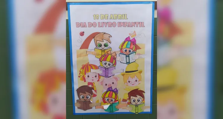 Ao final das atividades a turma elaborou um cartaz com os desenhos coloridos pelos próprios alunos.