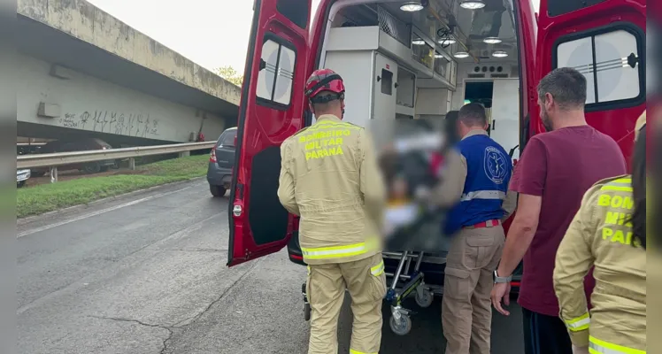 Motorista do carro permaneceu no  local do acidente para prestar atendimento ao motociclista