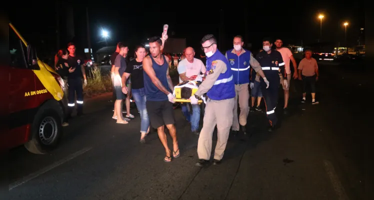 Acidente aconteceu por volta das 20h deste domingo, em Ponta Grossa