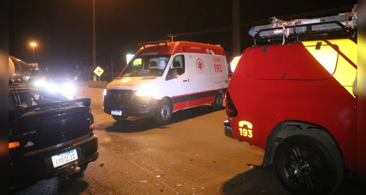 Acidente aconteceu por volta das 20h deste domingo, em Ponta Grossa