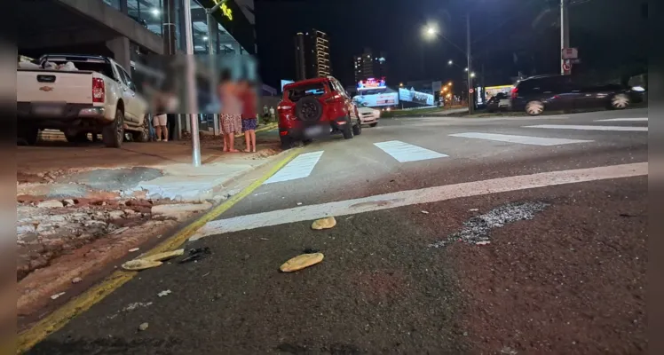 Pães comprados em Palmeira ficaram espalhados pela pista