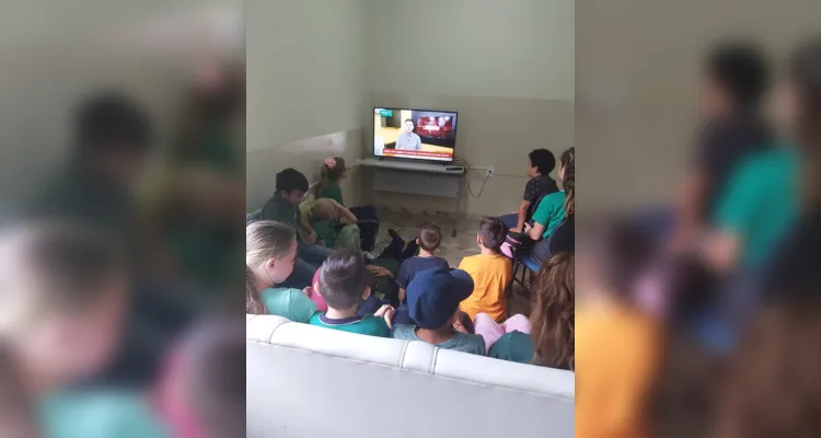 O conteúdo especial do Vamos Ler auxiliou a turma durante a realização das dinâmicas, trazendo uma abordagem cuidadosa sobre o tema.