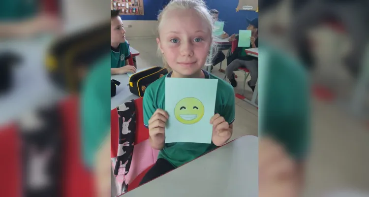 Em sala de aula os alunos realizaram inúmeras atividades, envolvendo desenhos e elaboração de acrósticos.