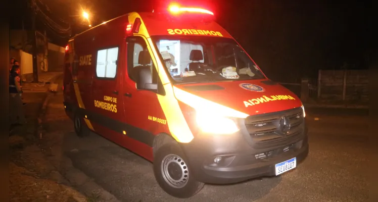 Acidente aconteceu na madrugada desta quinta-feira (11) 